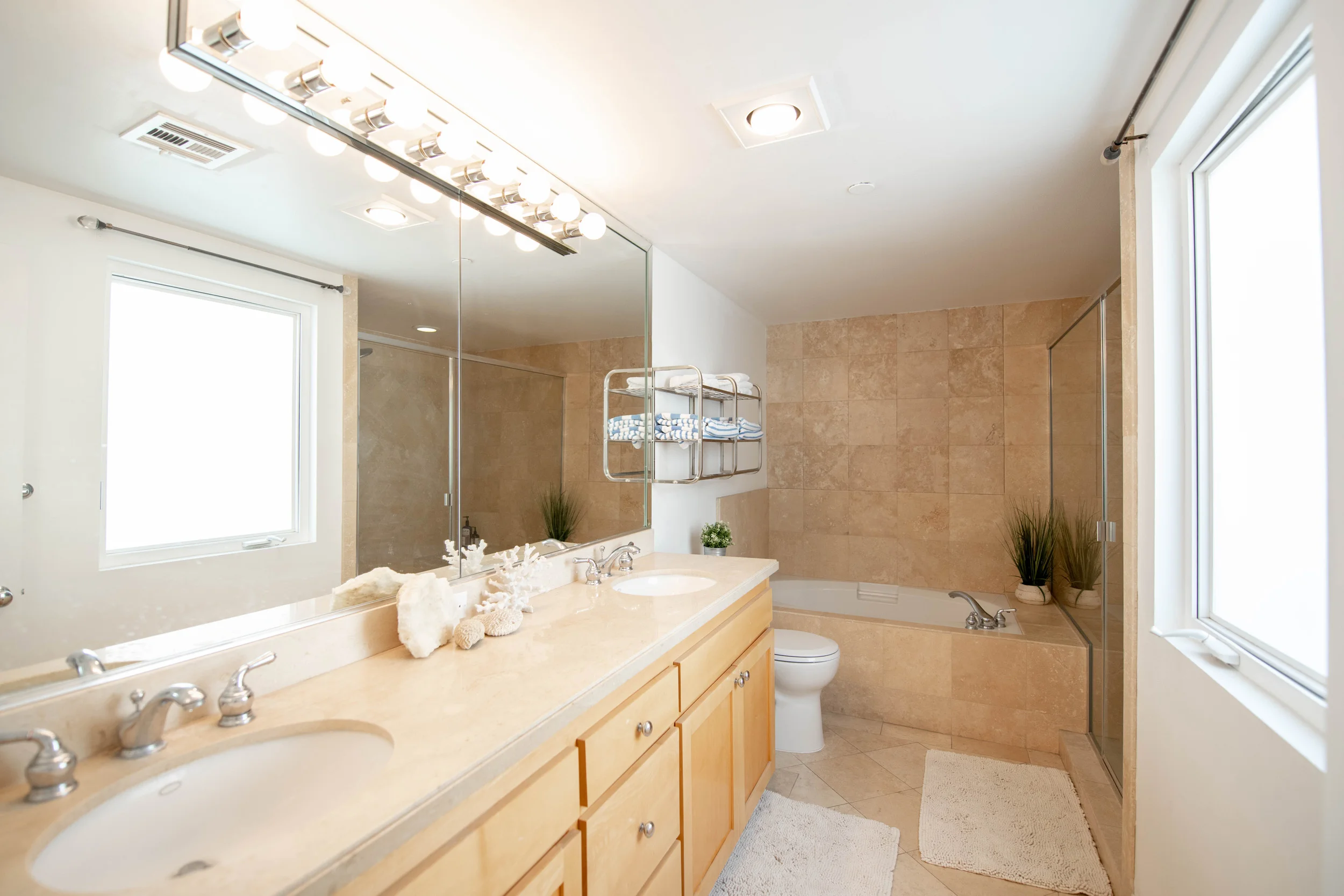 1014 Hilldale Ave photo 9