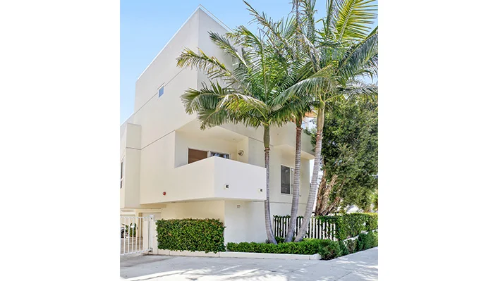 1014 N Hilldale Ave photo 1