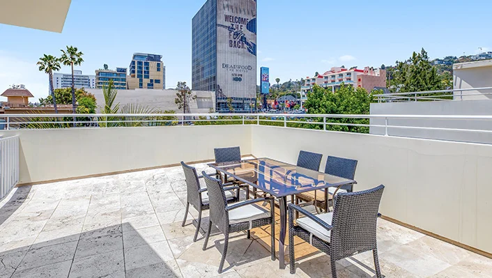 1014 N Hilldale Ave photo 2