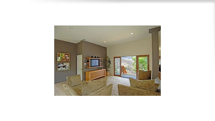 1018 Tigertail Road photo 3