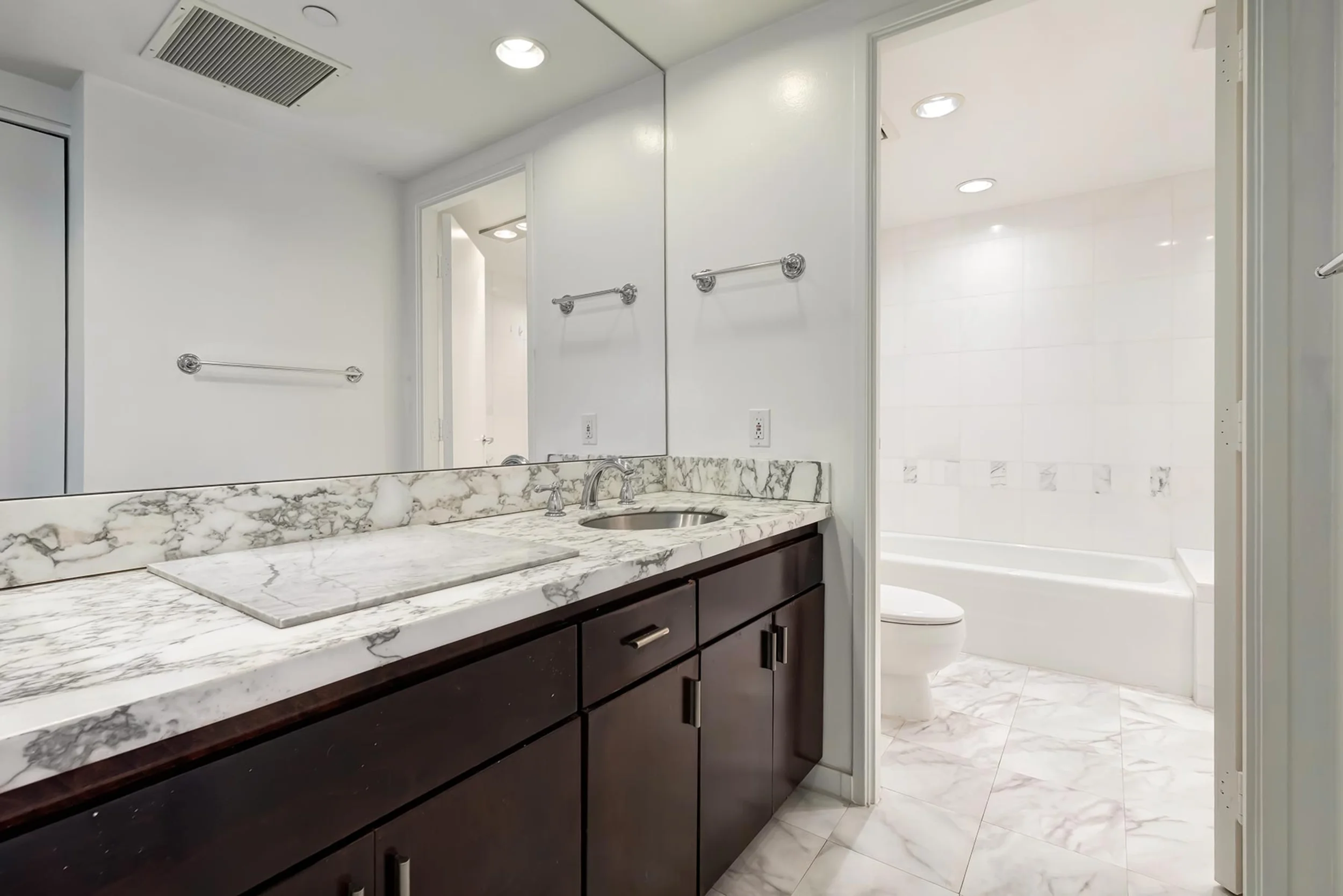10445 Wilshire Blvd #905 photo 14