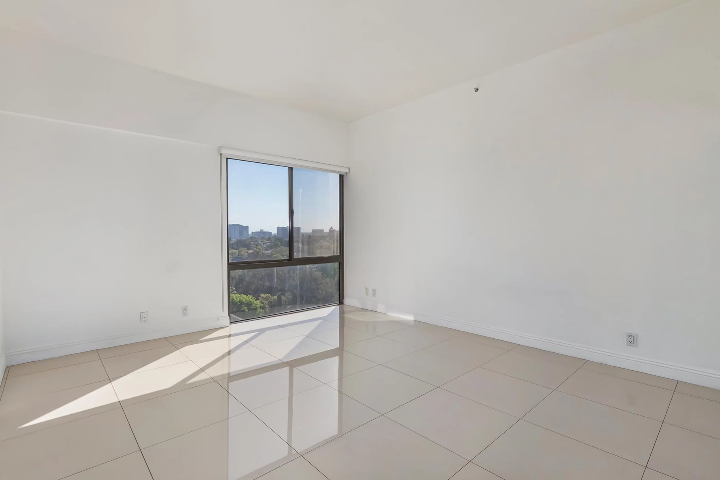 10445 Wilshire Blvd #905 photo 16