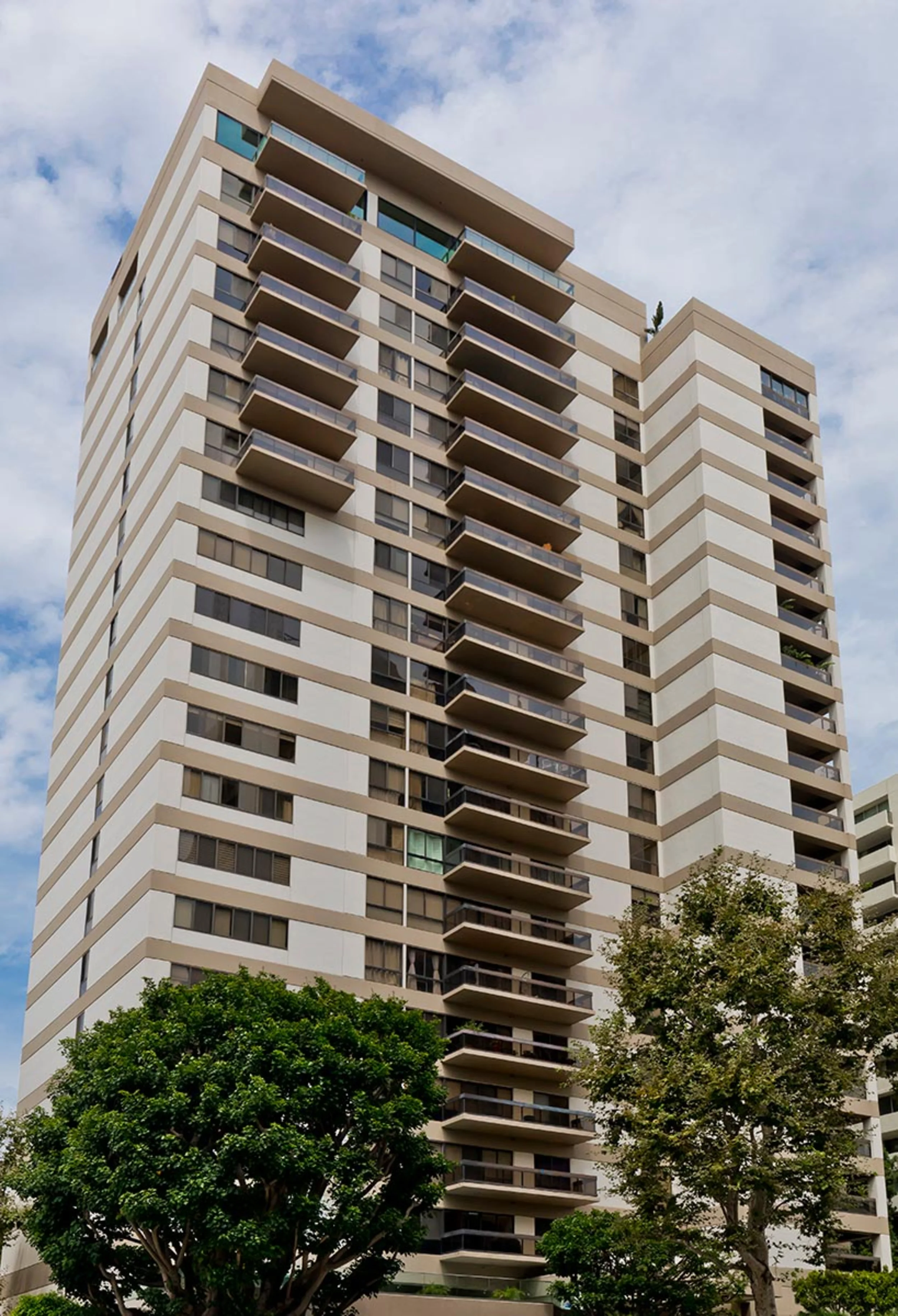10445 Wilshire Blvd #905 photo 2