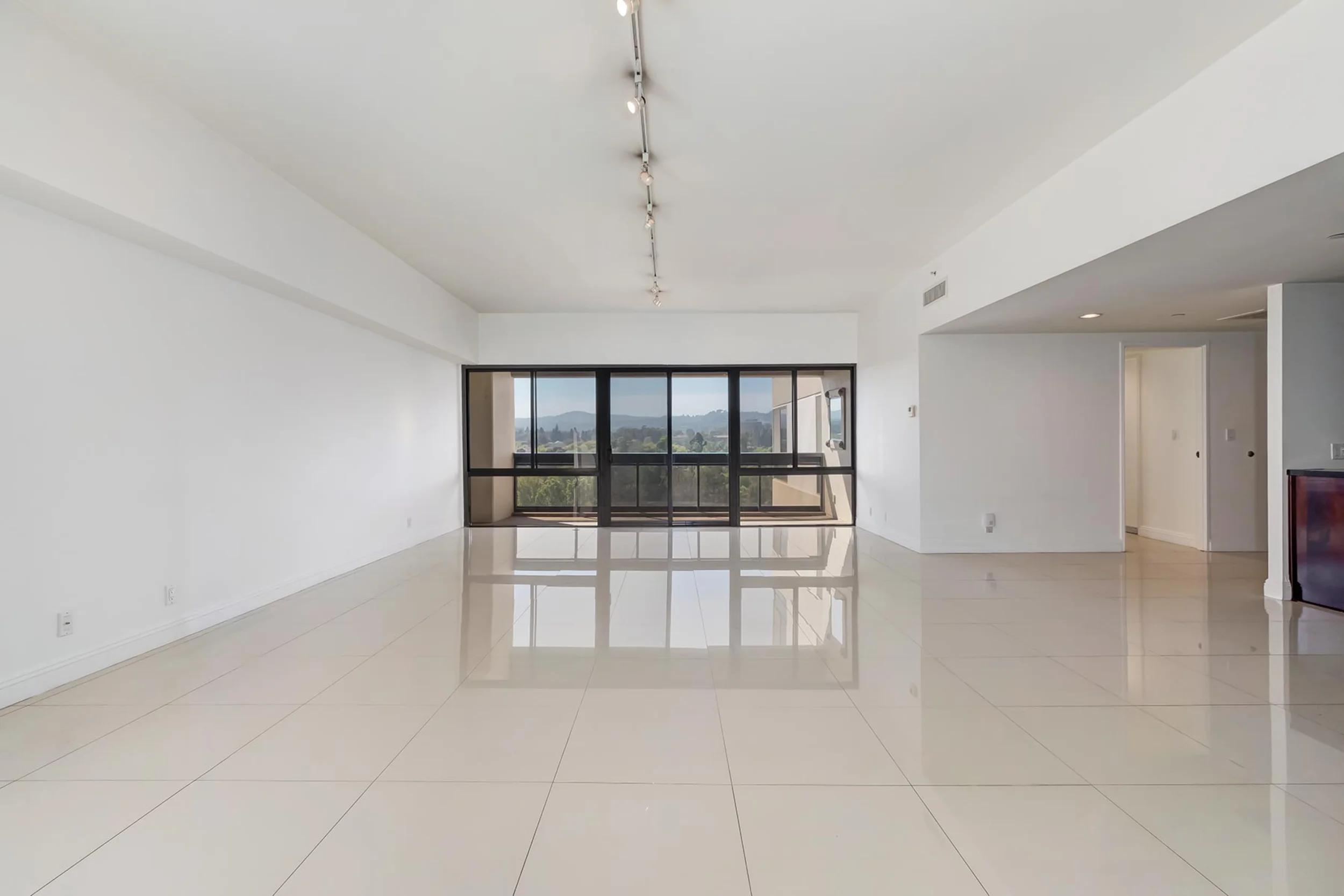 10445 Wilshire Blvd #905 photo 8
