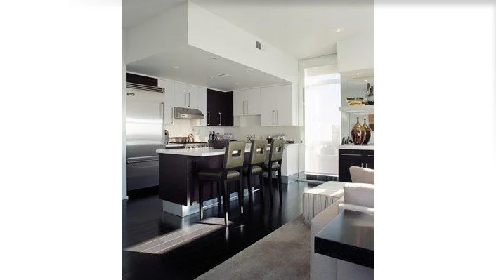 1050 North Gardner Street photo 4