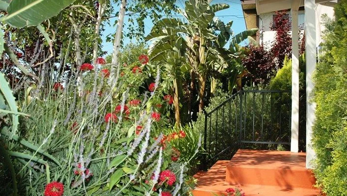 11279 Charnock Road photo 4