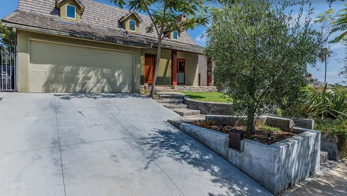 1362 Woodruff Ave photo 4