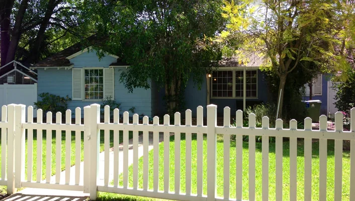 13824 La Maida St photo 2