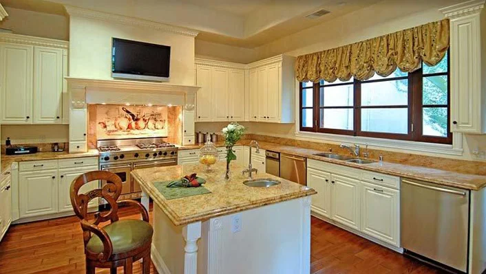 1600 Clear View photo 3