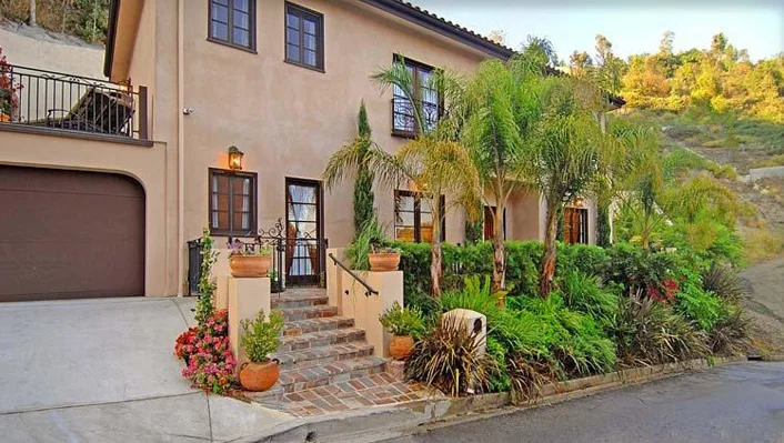 1600 Clear View photo 4