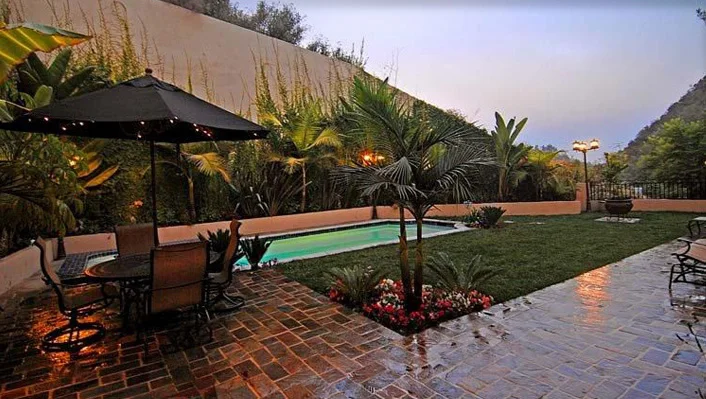 1600 Clear View photo 5