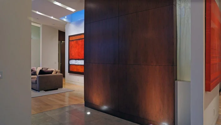 1677 N Crescent Heights photo 12