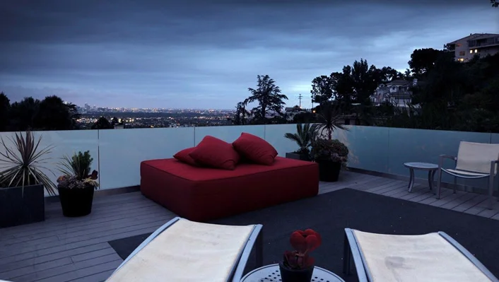 1677 N Crescent Heights photo 3