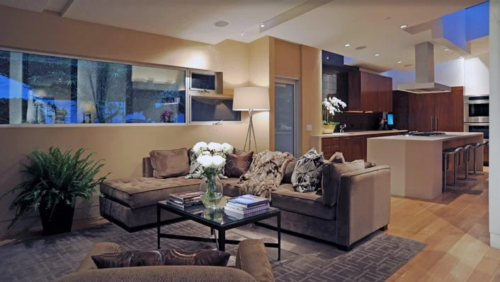 1677 N Crescent Heights photo 8