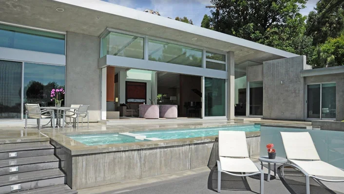 1677 N Crescent Heights photo 9