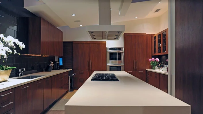 1677 N Crescent Heights photo 10