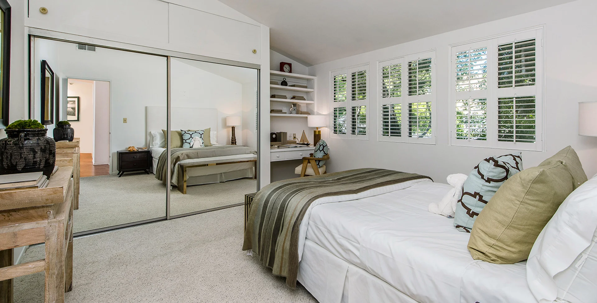 1905 N Beverly Dr photo 17