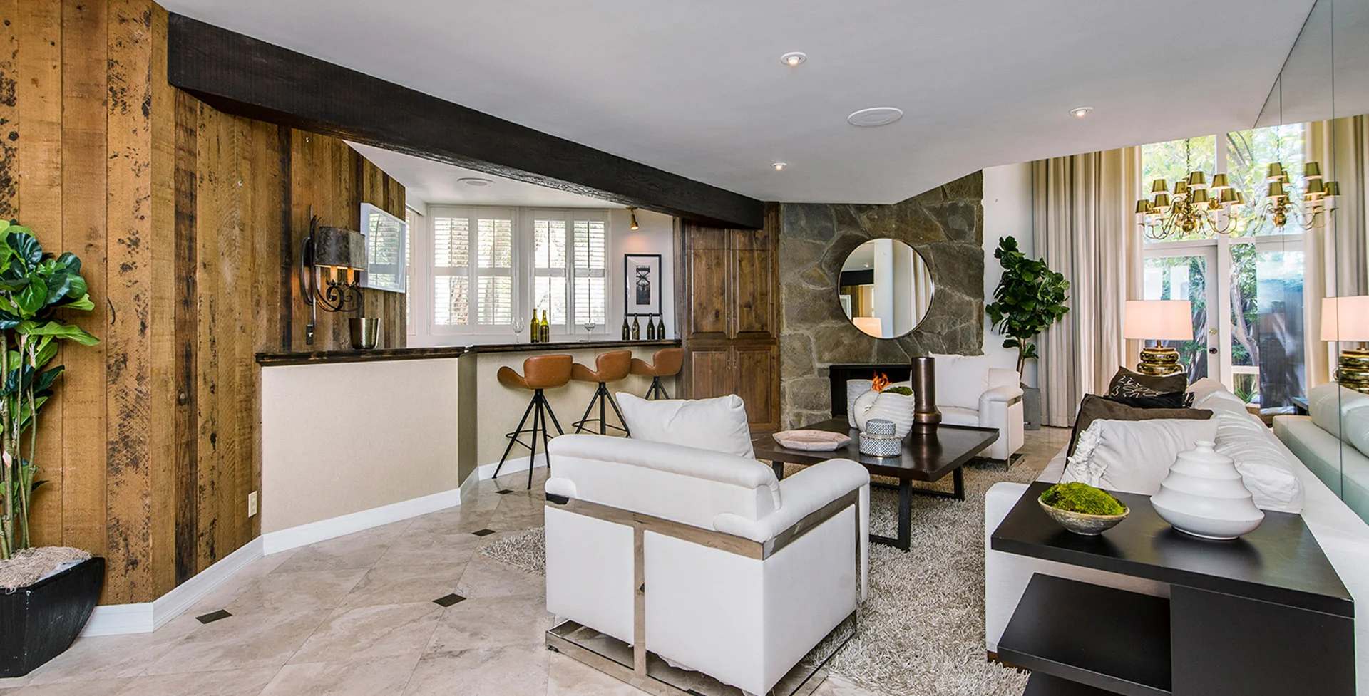 1905 N Beverly Dr photo 3