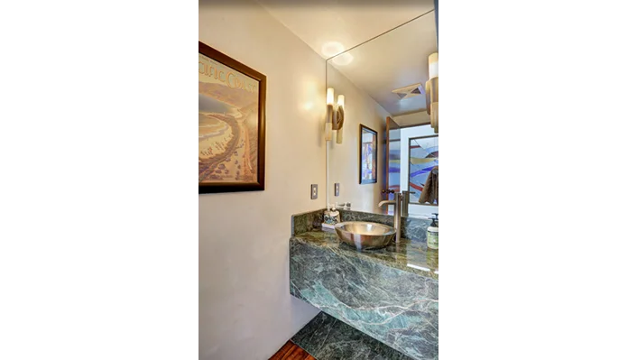 19056 Pacific Coast Hwy photo 23