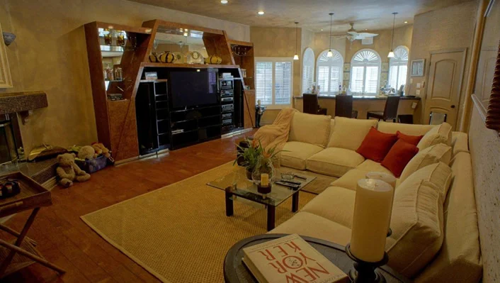 19064 Wells Drive photo 3