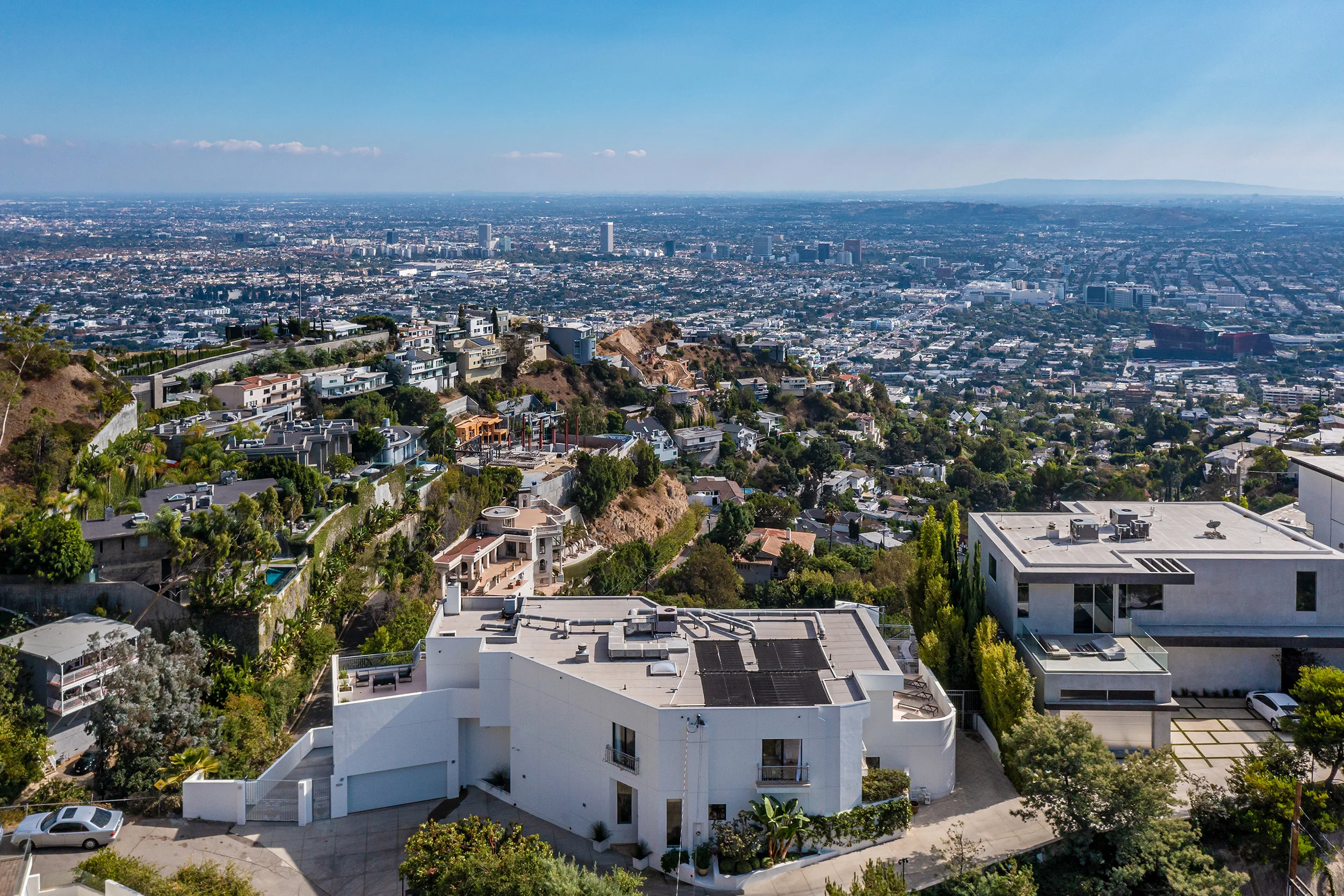 1924 Sunset Plaza Dr photo 2