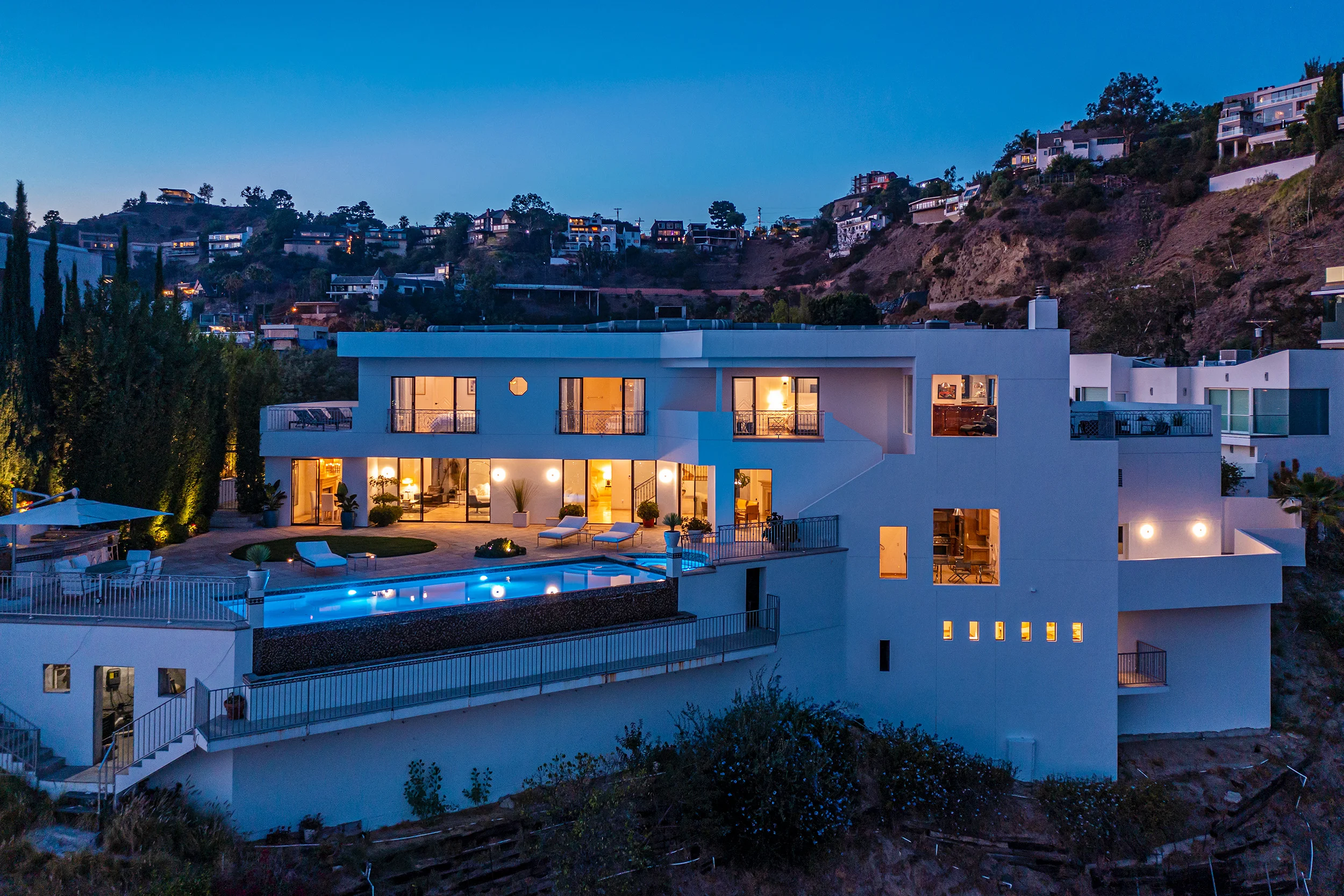 1924 Sunset Plaza Dr photo 25