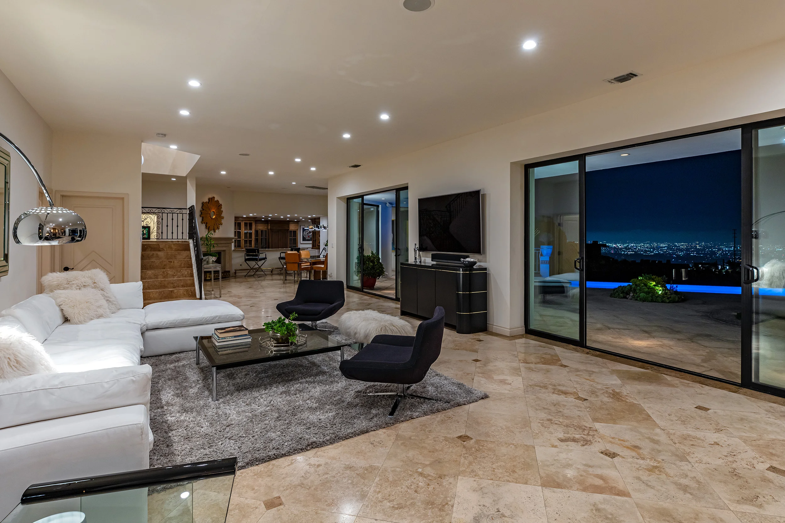 1924 Sunset Plaza Dr photo 30