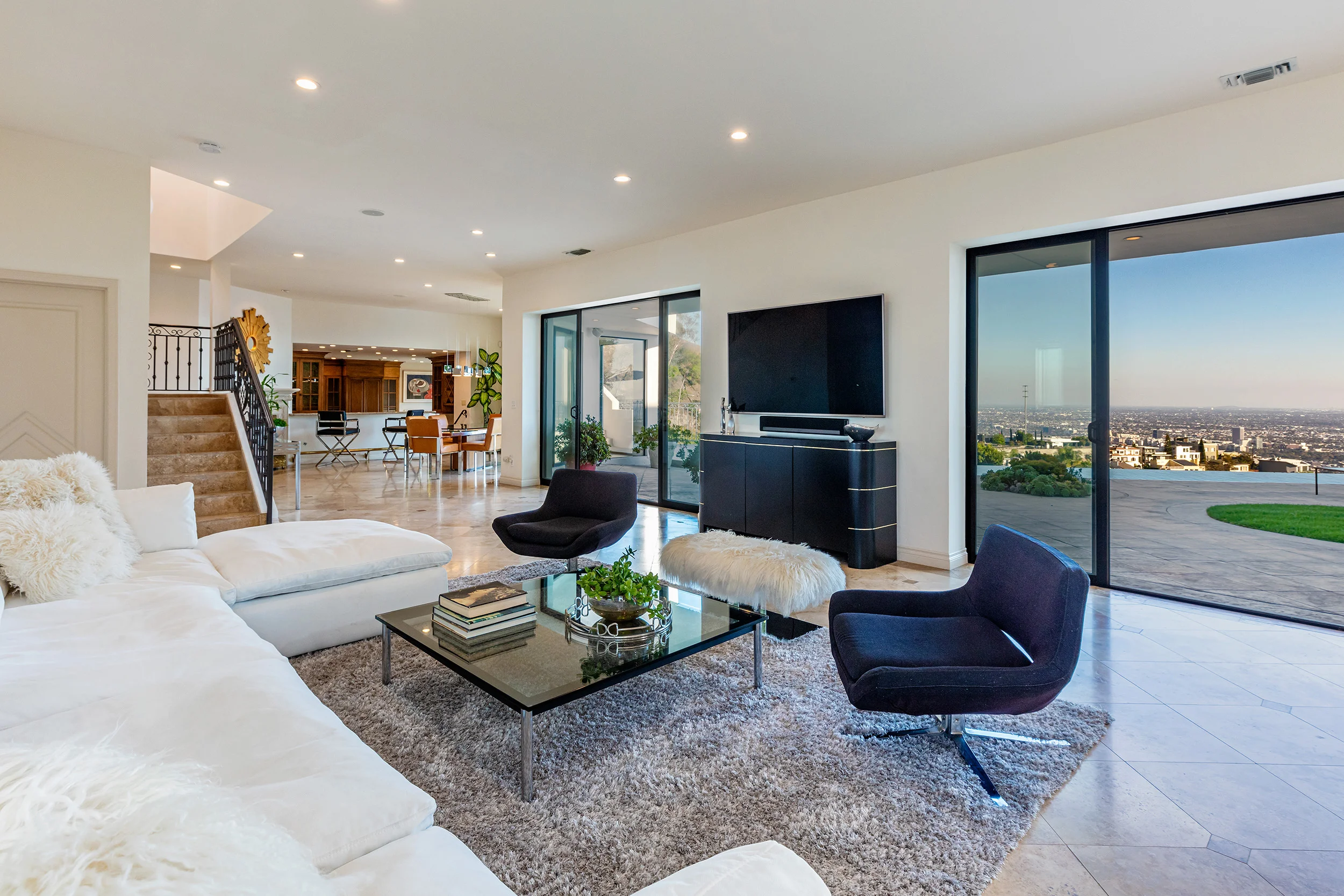 1924 Sunset Plaza Dr photo 8