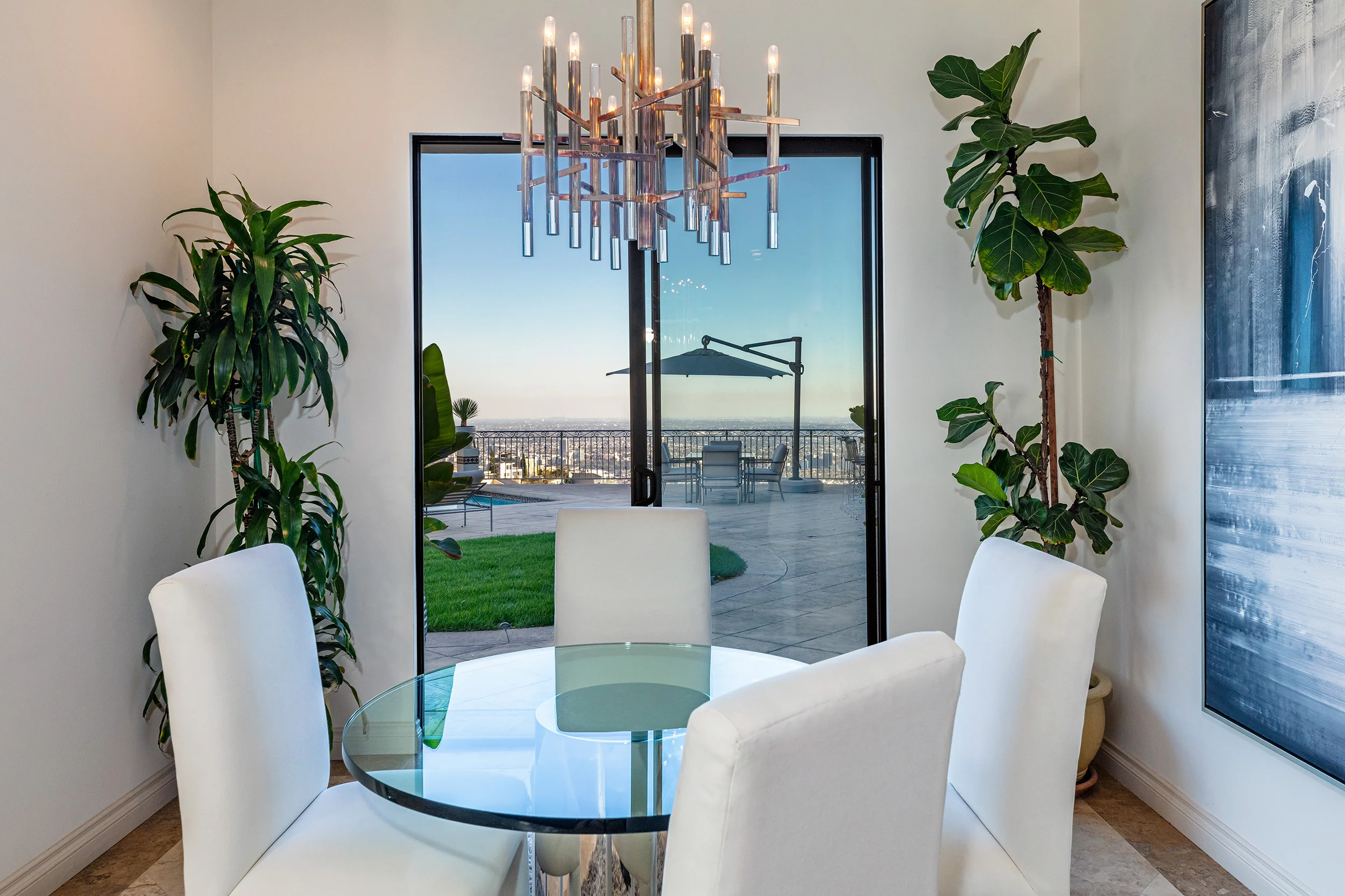 1924 Sunset Plaza Dr photo 9