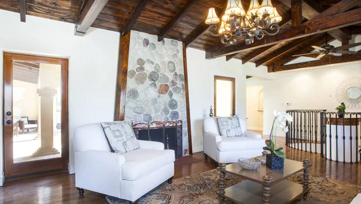 2103 Alcyona Dr photo 12