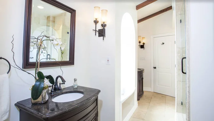 2103 Alcyona Dr photo 17