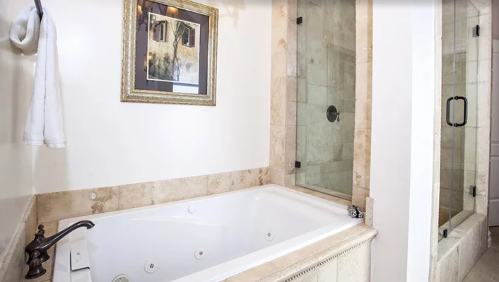 2103 Alcyona Dr photo 23