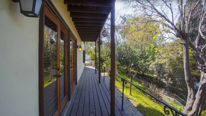 2103 Alcyona Dr photo 35