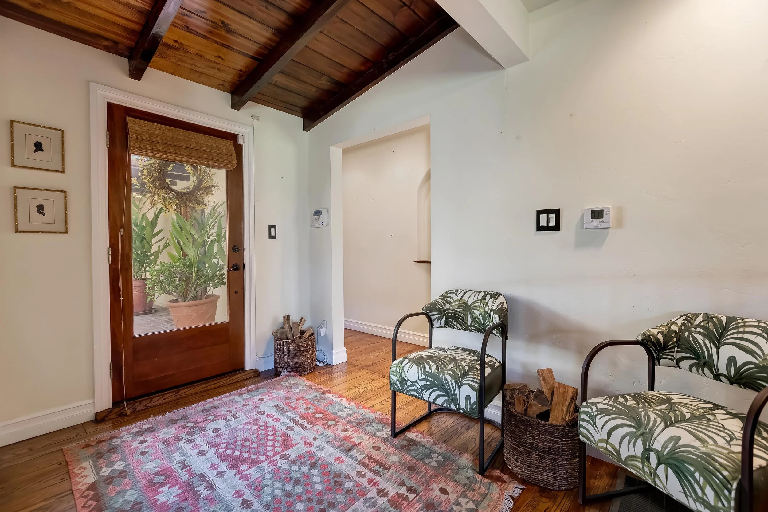 2103 Alcyona Dr photo 5