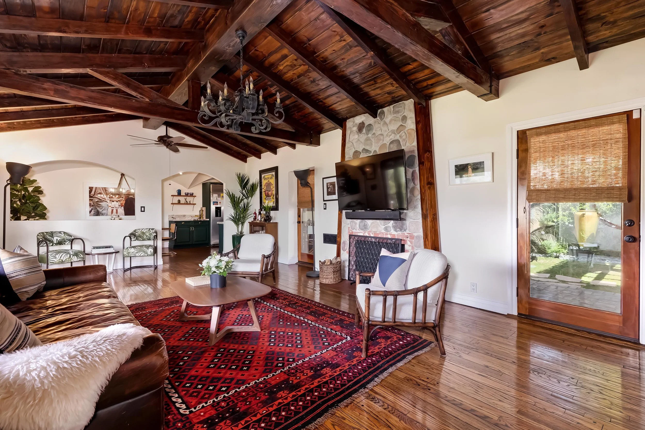 2103 Alcyona Dr photo 7