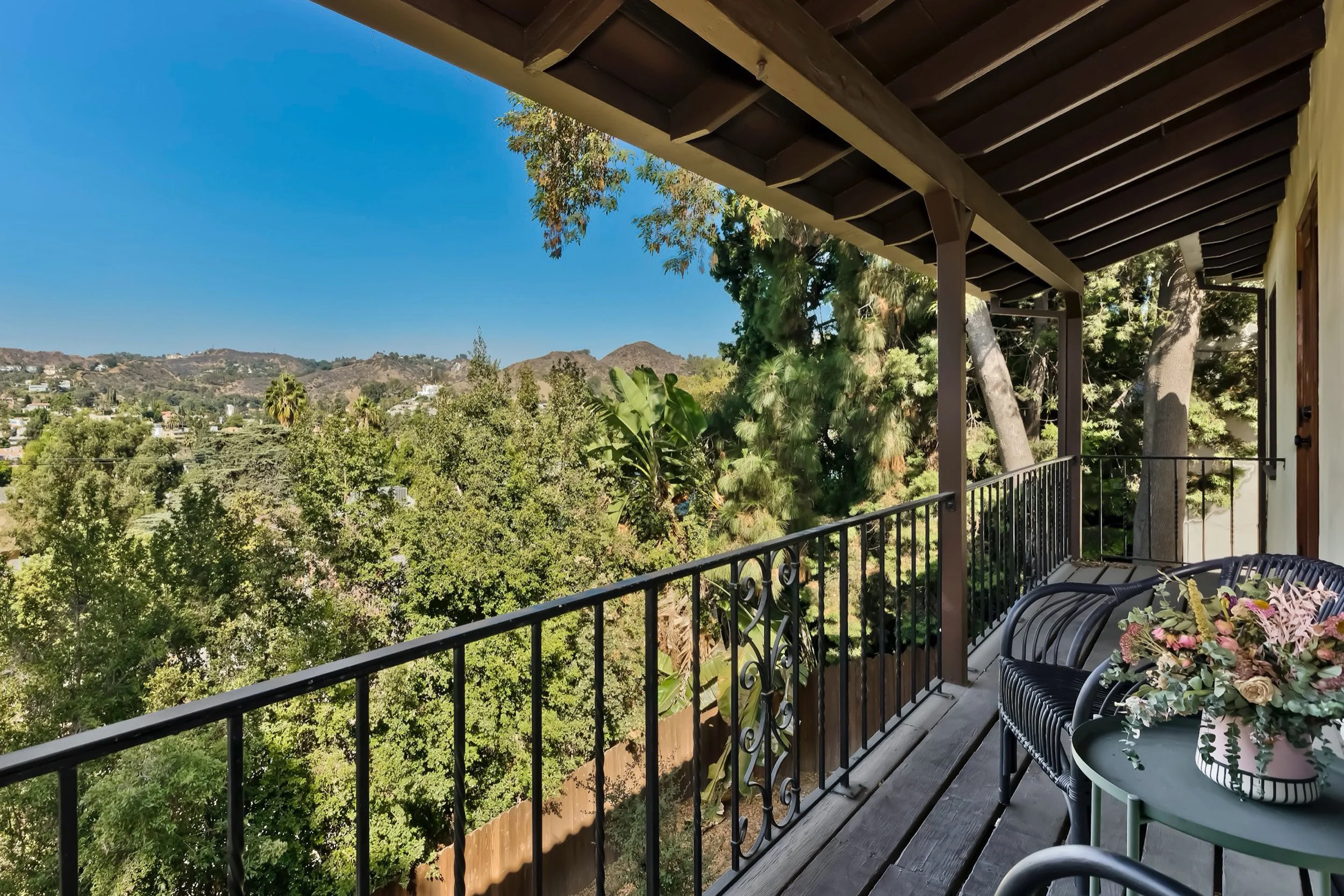 2103 Alcyona Dr photo 9