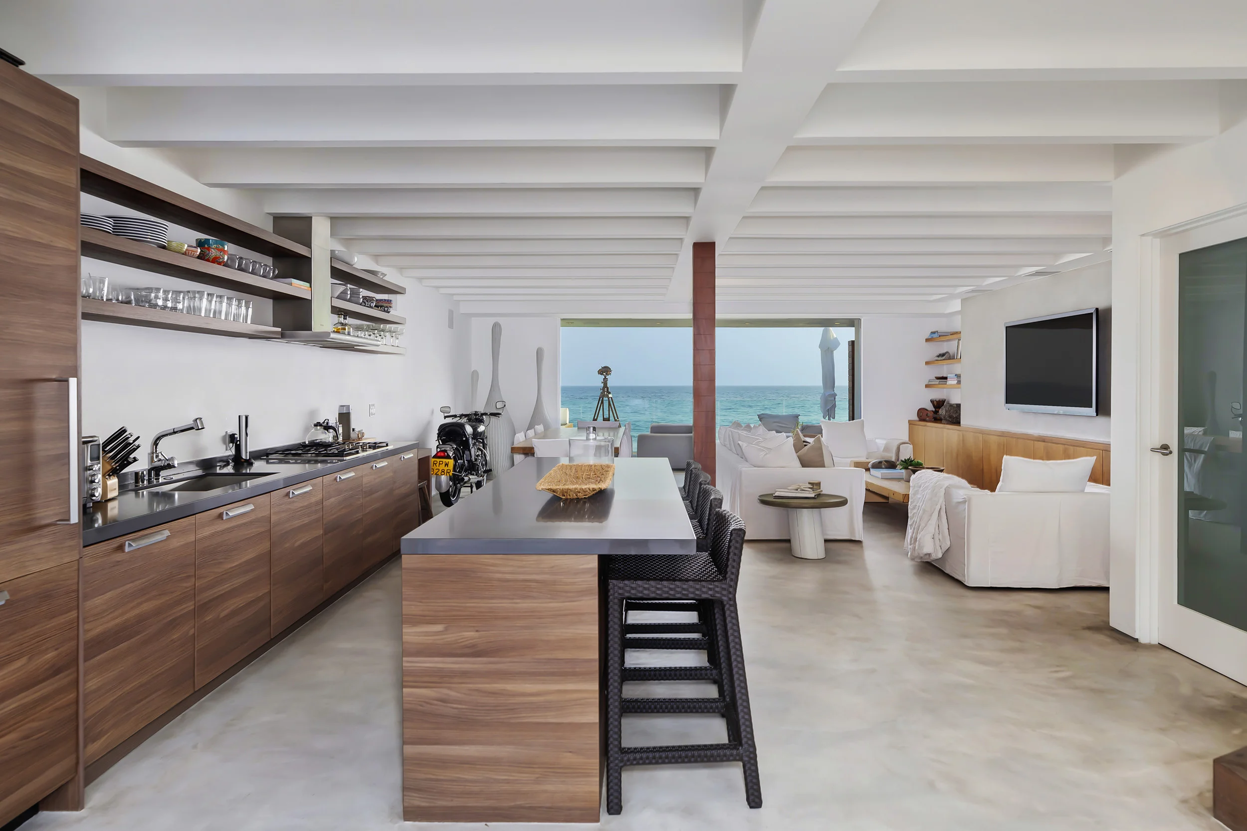 21562 Pacific Coast Hwy photo 19