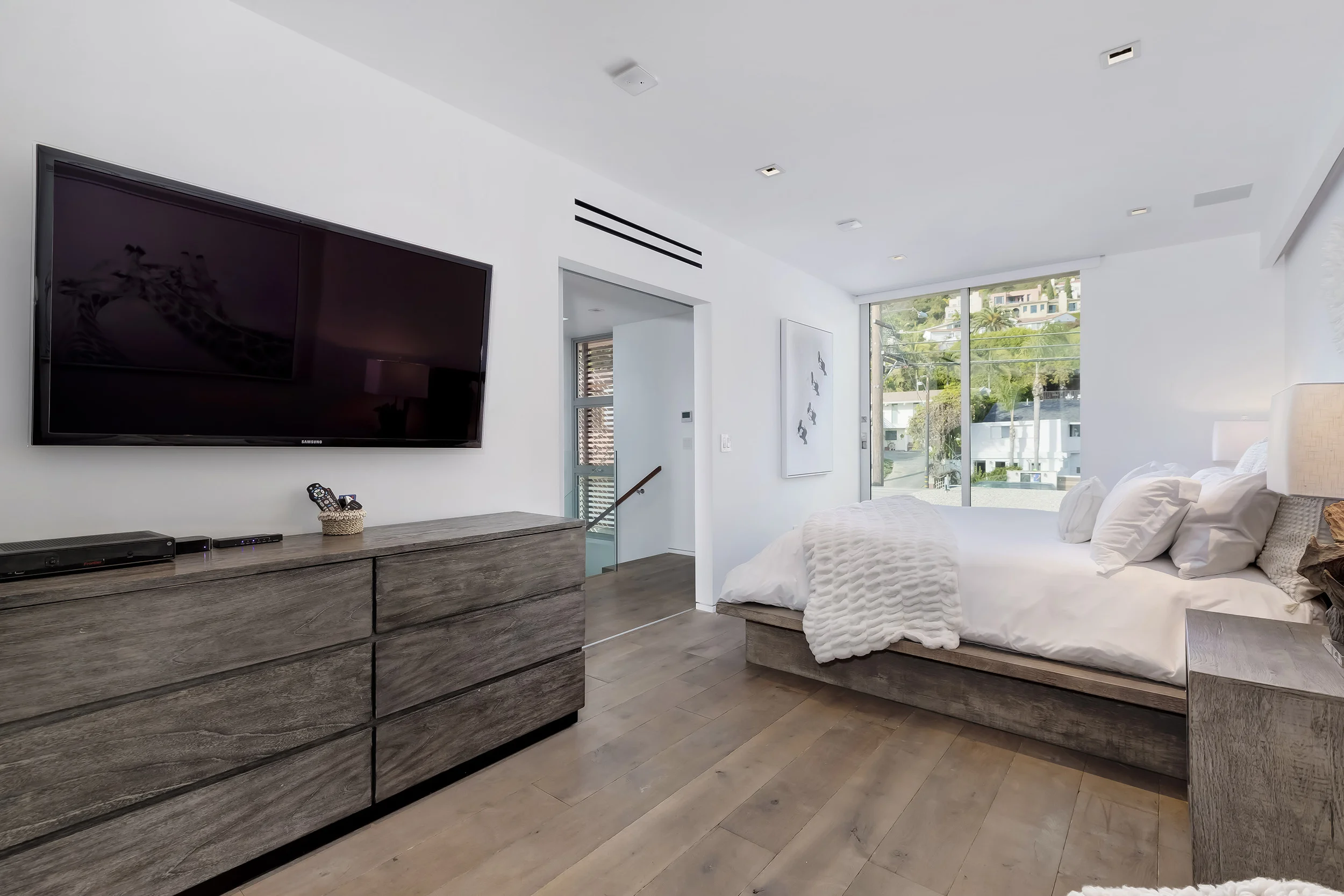 21562 Pacific Coast Hwy photo 36