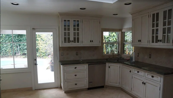 2221 Coldwater Canyon Dr photo 2