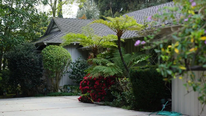 2221 Coldwater Canyon Dr photo 3