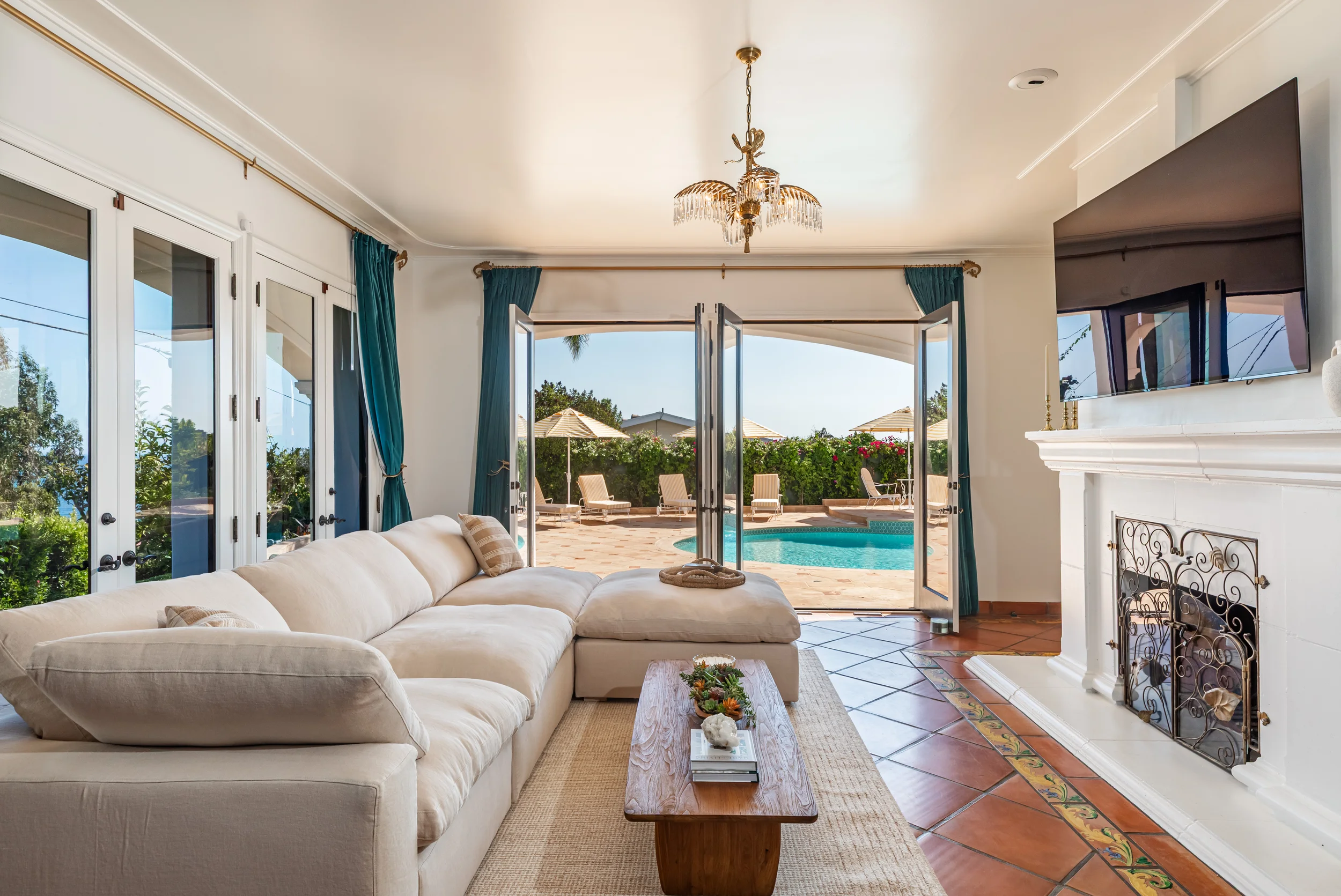 3453 Coast View Dr photo 8