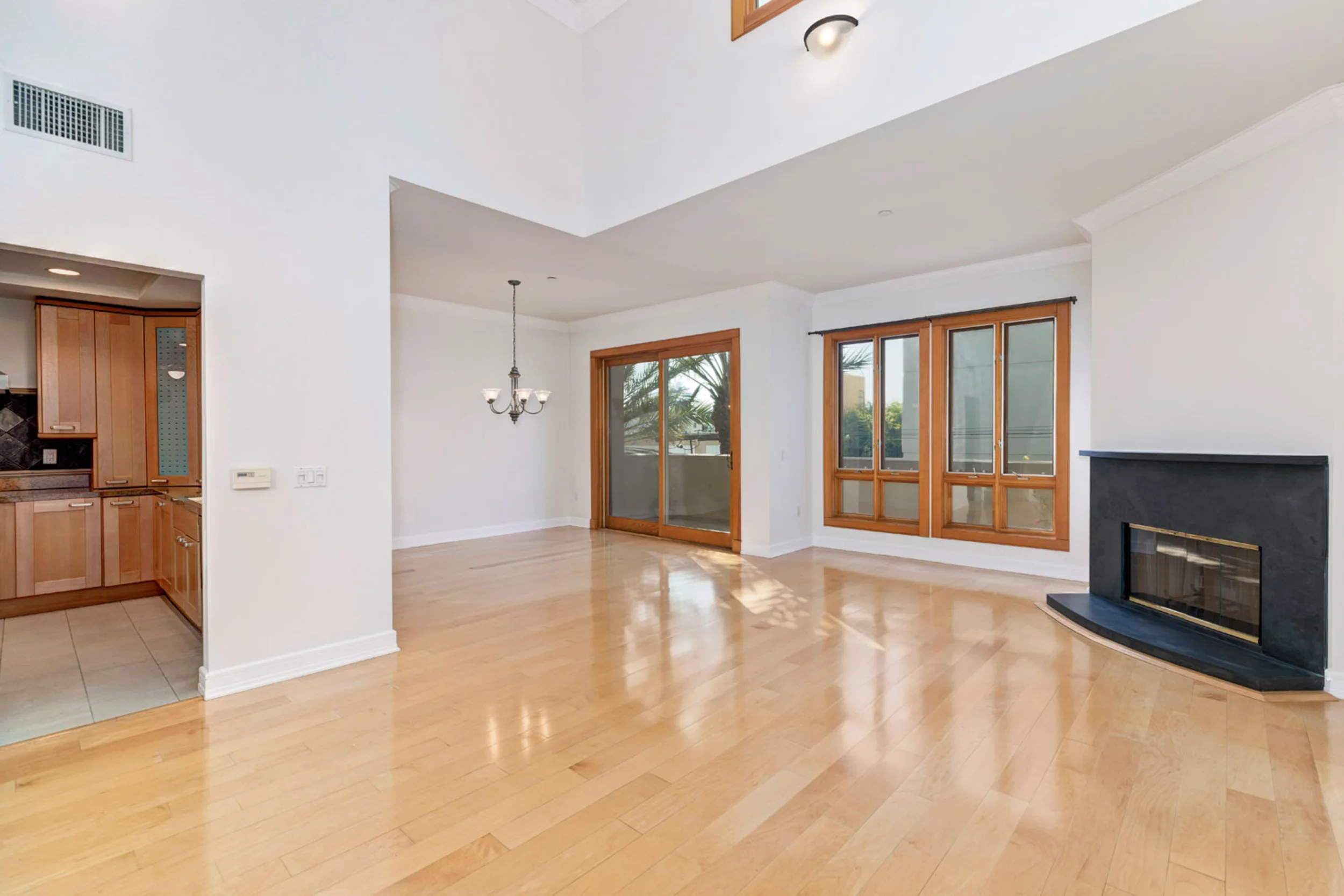 411 N Oakhurst Dr #404 photo 3