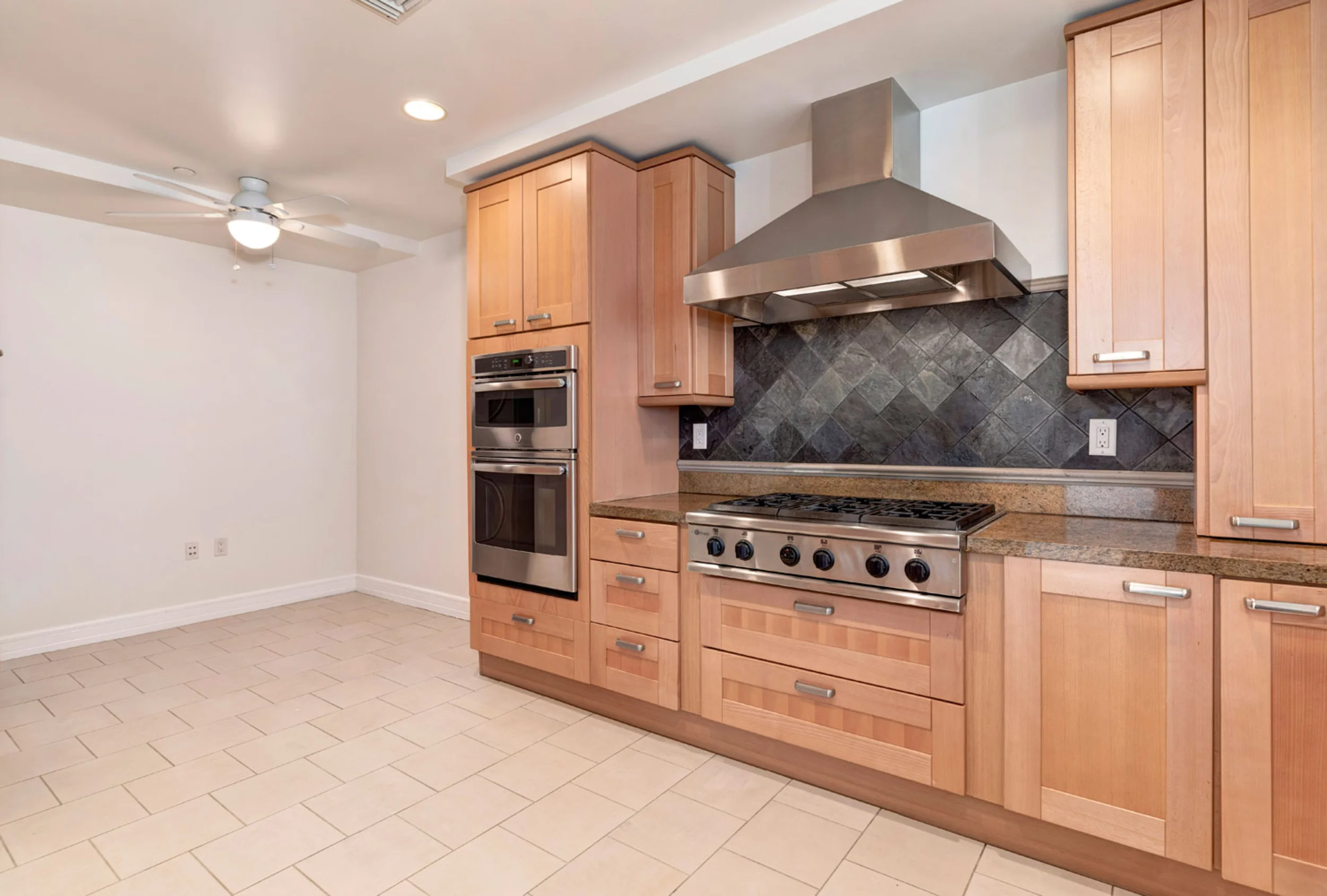 411 N Oakhurst Dr #404 photo 11