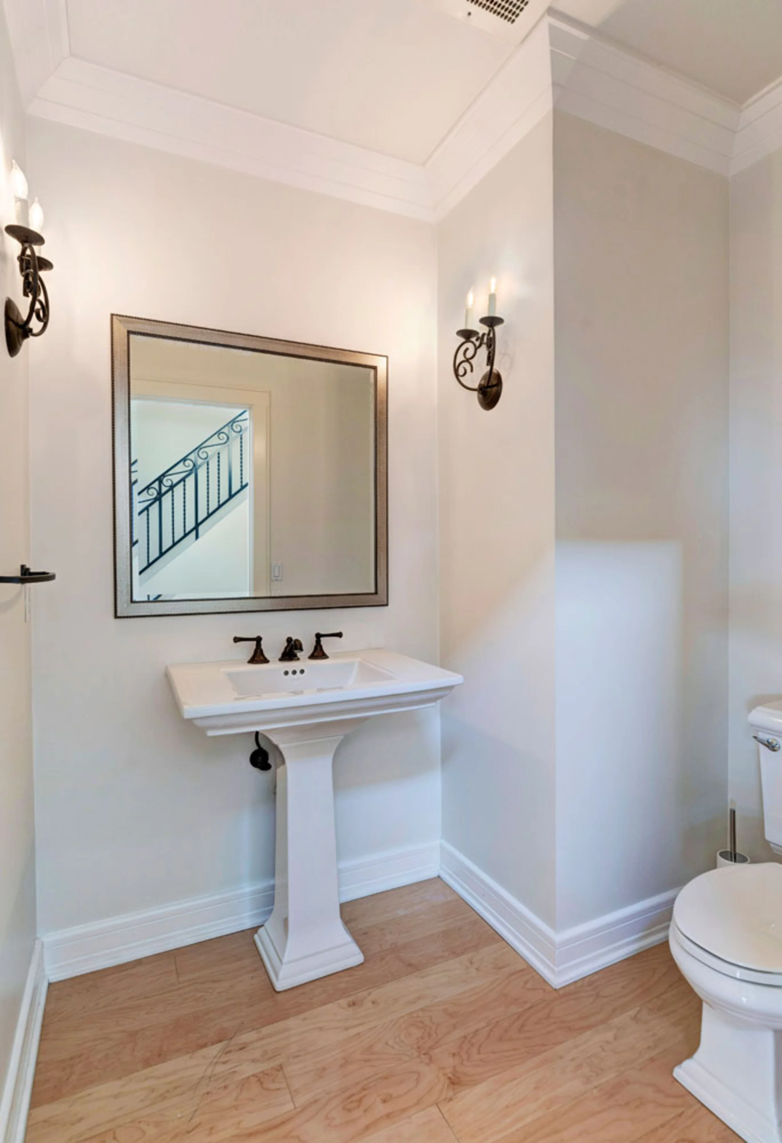 411 N Oakhurst Dr #404 photo 14