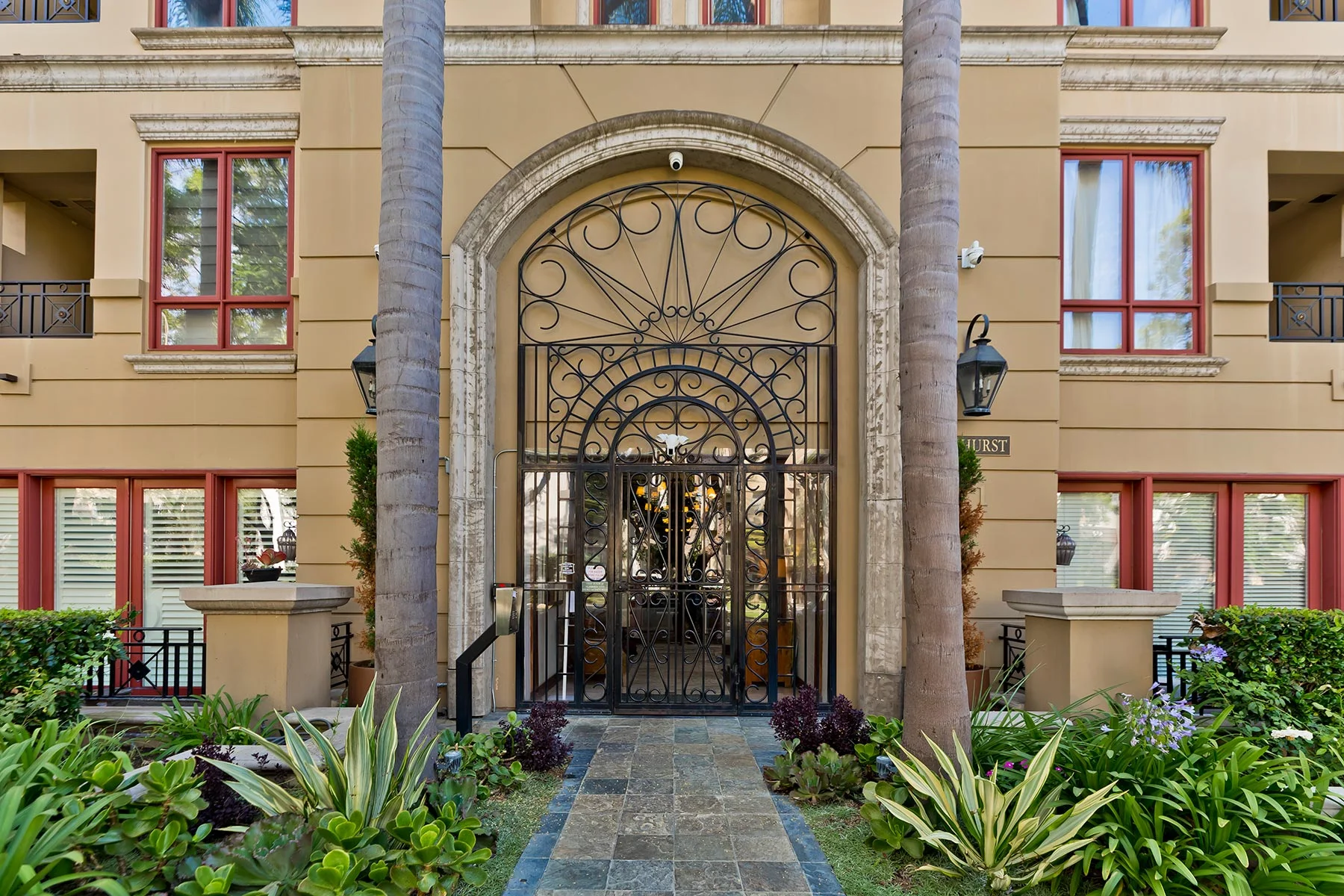 411 N Oakhurst Dr #107 photo 3