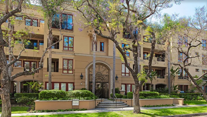 411 N Oakhurst Dr #111 photo 1