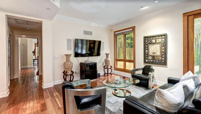 411 N Oakhurst Dr #111 photo 2