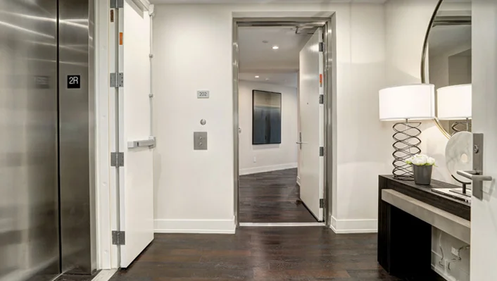 460 N Palm Dr #202 photo 2