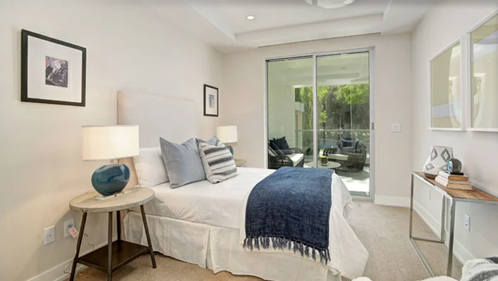 460 N Palm Dr #202 photo 27