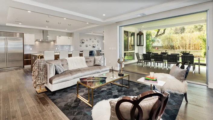 460 N Palm Dr Unit #102 photo 1